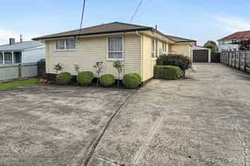12 Lakeview Road, Waipukurau and Surrounds
