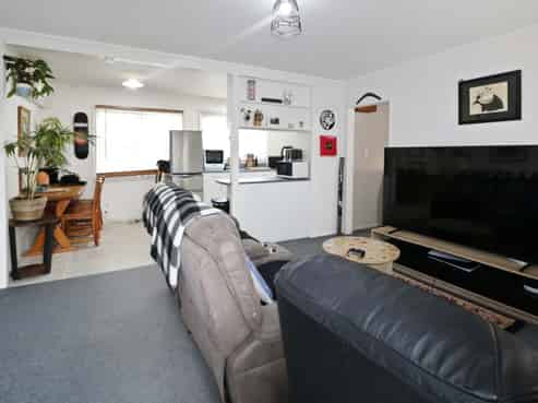 C/121 Bell Road, Waiwhetu