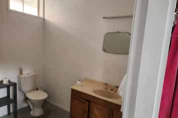 For Lease - calling all Tradesmen