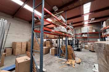 High-exposure warehouse | ten on-site car parks