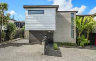 9E  Athens Road, Onehunga