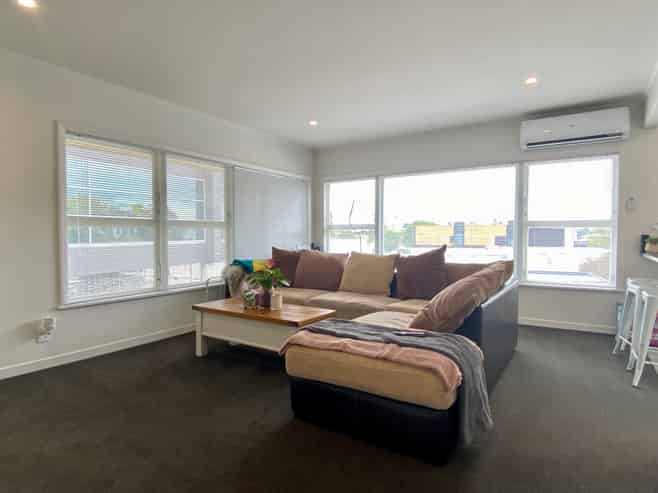 2/1 Ruakiwi Road, Hamilton Lake