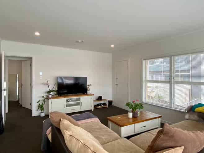 2/1 Ruakiwi Road, Hamilton Lake