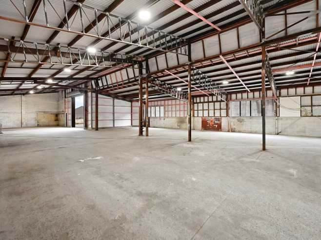 Te Rapa dual warehouse with large secured yard