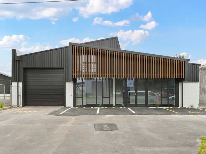 Te Rapa dual warehouse with large secured yard