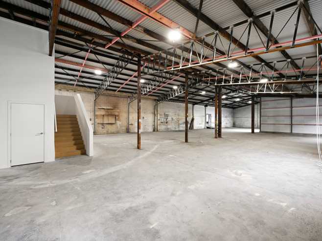Te Rapa dual warehouse with large secured yard