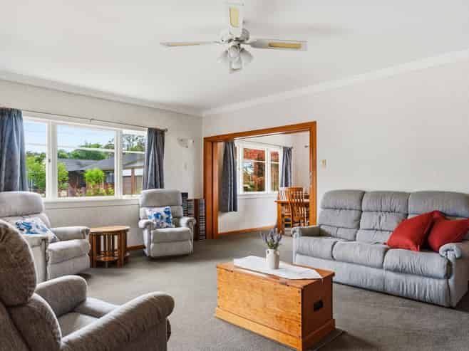 15 Kelvin Street, Inner Kaiti