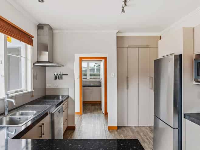 15 Kelvin Street, Inner Kaiti