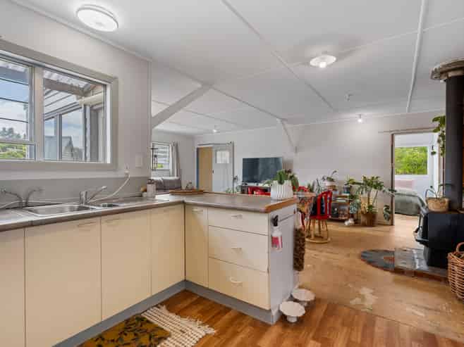 10 Beach Street, Waikouaiti