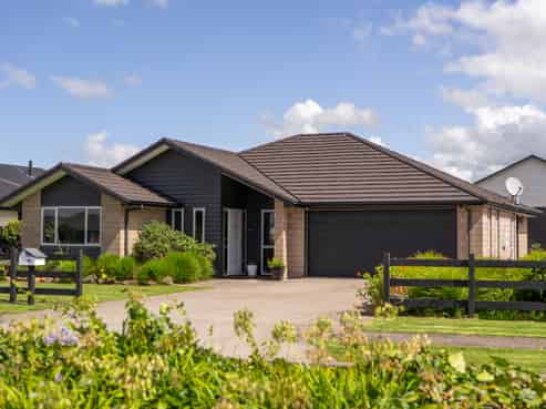 64 Darlington Street, Ngatea