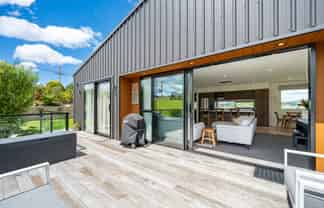 5 Milky Way, Langs Beach