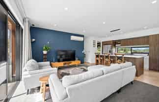 5 Milky Way, Langs Beach