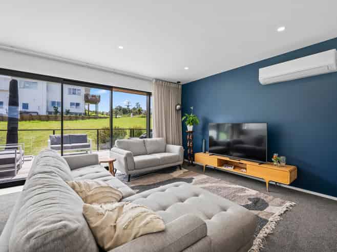 5 Milky Way, Langs Beach