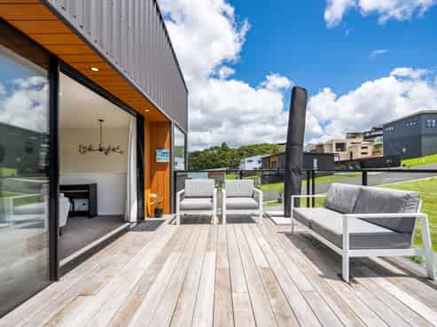 5 Milky Way, Langs Beach