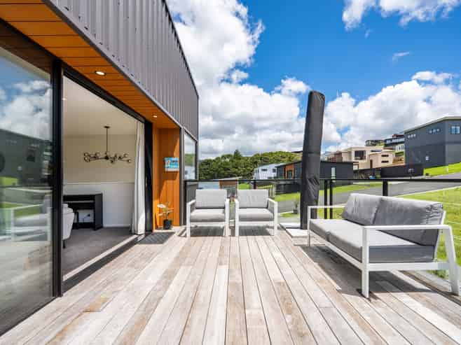 5 Milky Way, Langs Beach