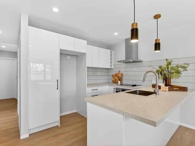 927A Nelson Street North (front townhouse), Mahora