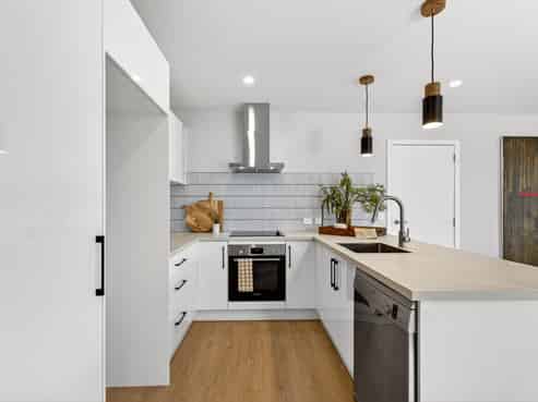 927A Nelson Street North (front townhouse), Mahora