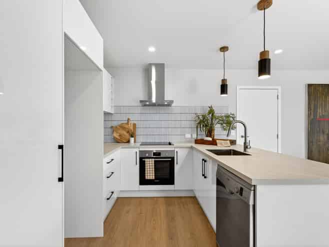 927A Nelson Street North (front townhouse), Mahora