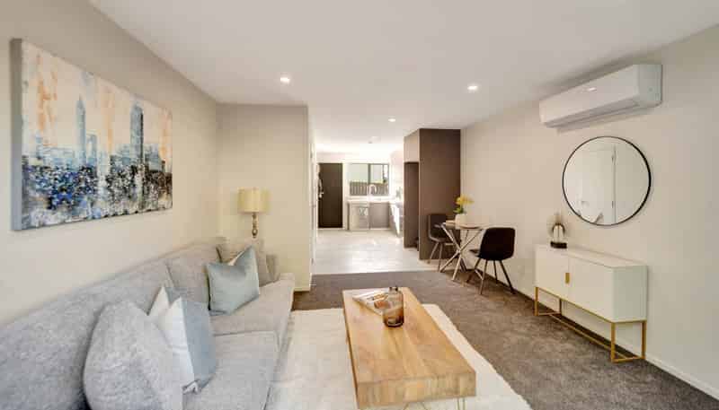 9/106 Triangle Road, Massey