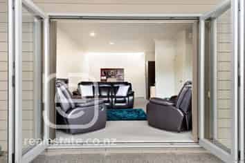 14 Birchlands Road, Flat Bush