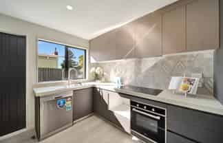 11/106 Triangle Road, Massey