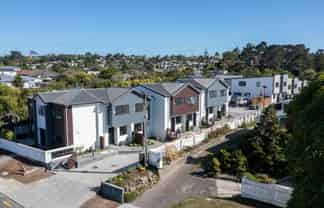 3/106 Triangle Road, Massey