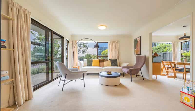 1/18 Kauri Glen Road, Northcote