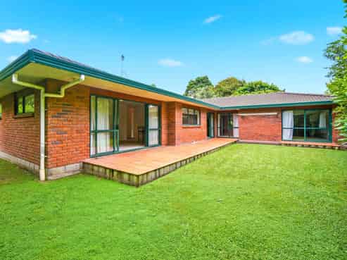 44 Princeton Parade, Albany