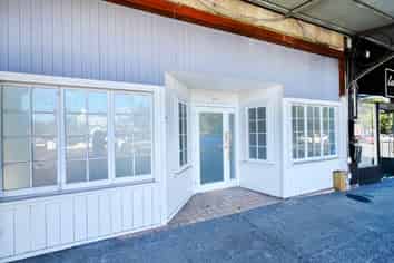 PRIME EPSOM CORNER RETAIL
