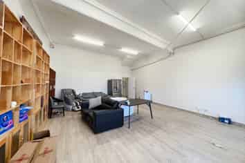 PRIME EPSOM CORNER RETAIL
