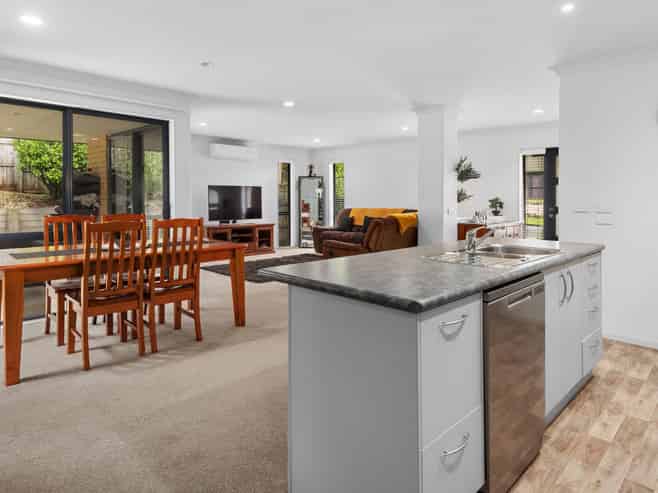 26 Lochiel Place, KAMO