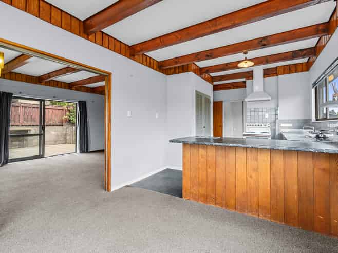 39 Trelawney Crescent, Westown