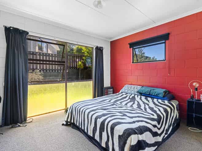 39 Trelawney Crescent, Westown