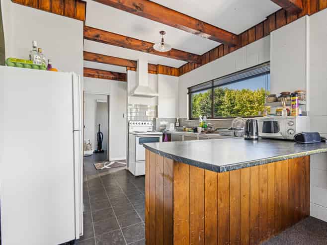 39 Trelawney Crescent, Westown