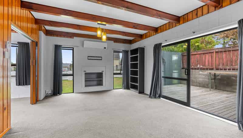 39 Trelawney Crescent, Westown