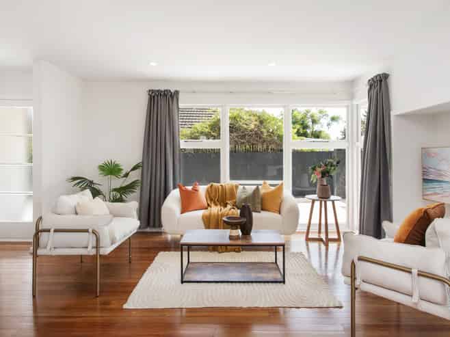 10 Greenhaven Drive, Burwood