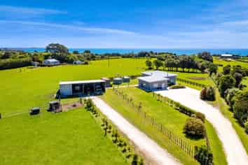 43 Carrs Road, URENUI