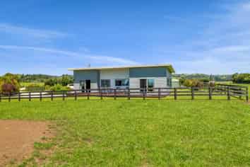 43 Carrs Road, URENUI