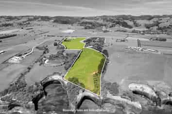 43 Carrs Road, URENUI