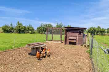 43 Carrs Road, URENUI