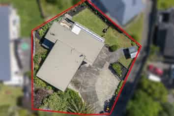 20 Whangaparaoa Road, Red Beach