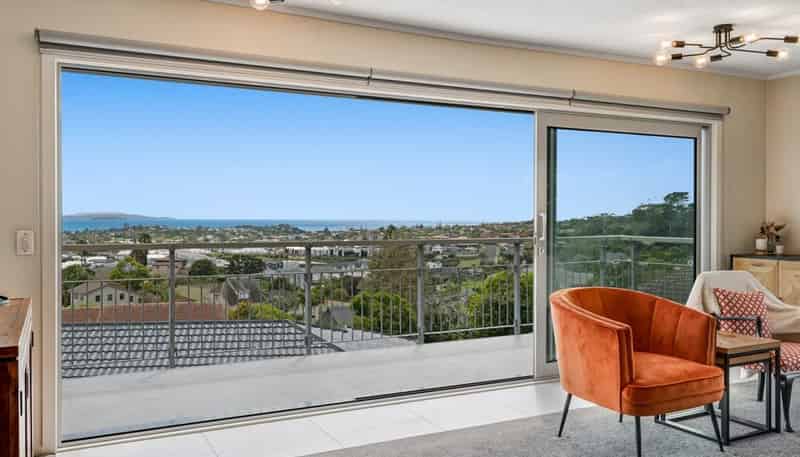 20 Whangaparaoa Road, Red Beach