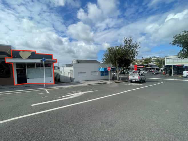 Move in ready Te Kamo commercial space