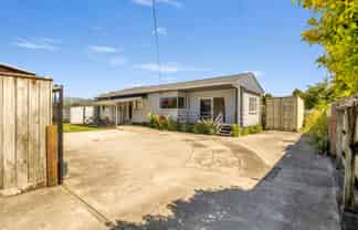 556b Queen Street, Levin