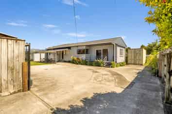 556b Queen Street, Levin