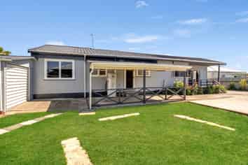 556b Queen Street, Levin