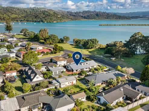 83 Robinson Road, Whitianga