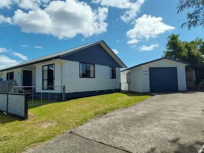 100A Hilton Drive, Whangamata