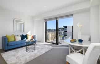 402/4 Bluegrey Avenue, Stonefields