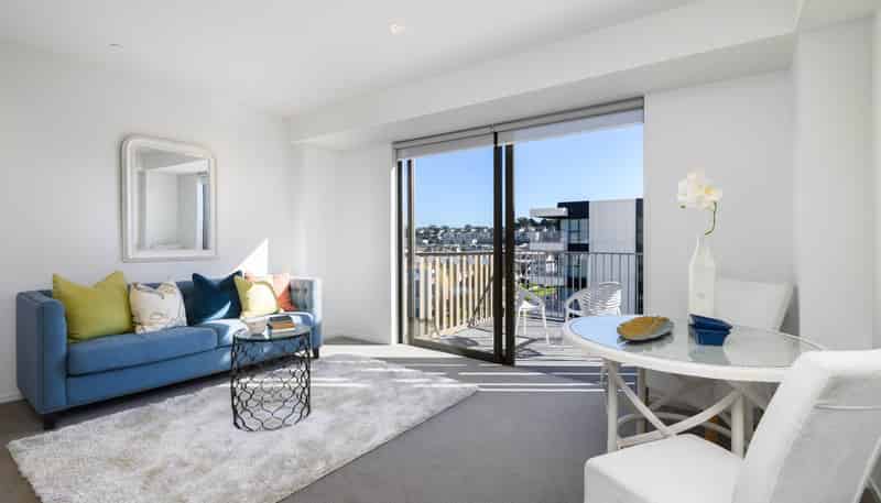 402/4 Bluegrey Avenue, Stonefields